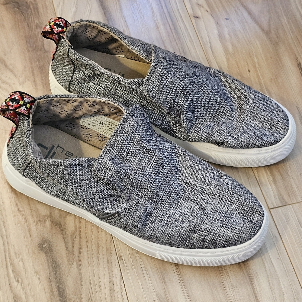 Hey Dude Women’s Peyton Lined Linen Grey/ Black  Size 7